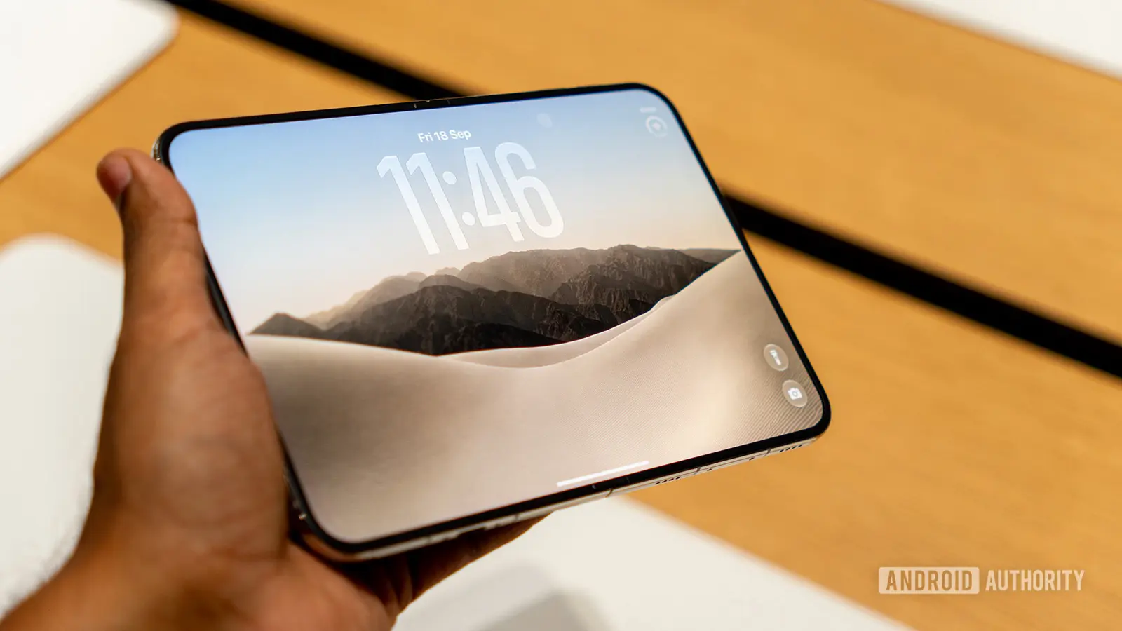 iPhone Duo supraviețuiește la 32.000 de pliuri: testul durabilității care te va convinge